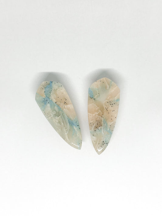 Shelby - Soft blue marlbe